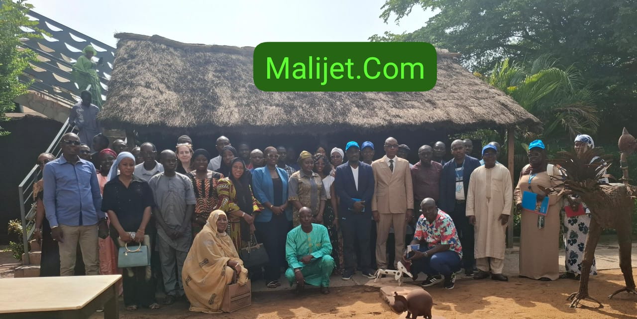 Communication sensible aux conflits : Des journalistes à l'école du PAFEEM avec l'UNICEF